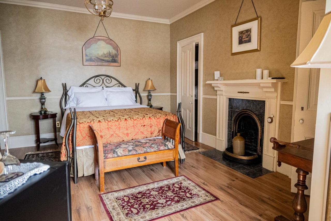 Belle View Manor Inn Harbour Grace Экстерьер фото